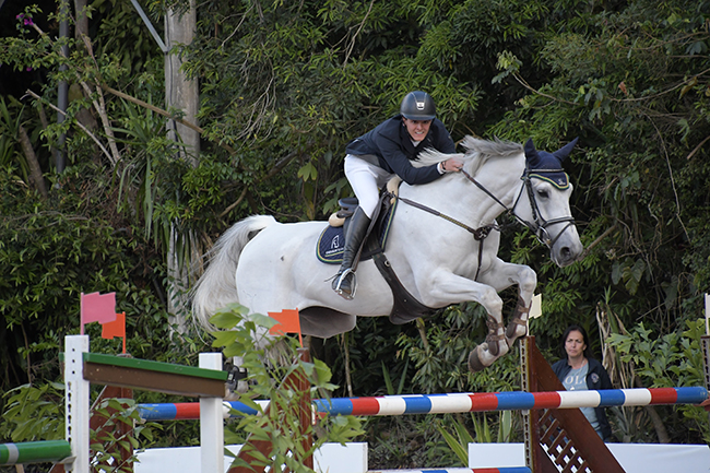andre hennesy 0611