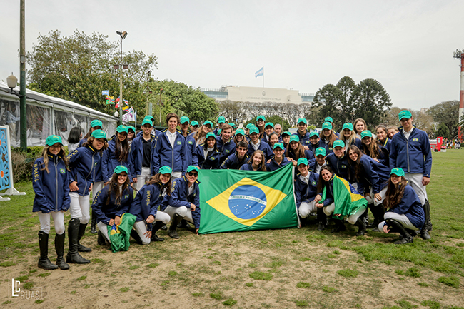 desfile brasil argentina650