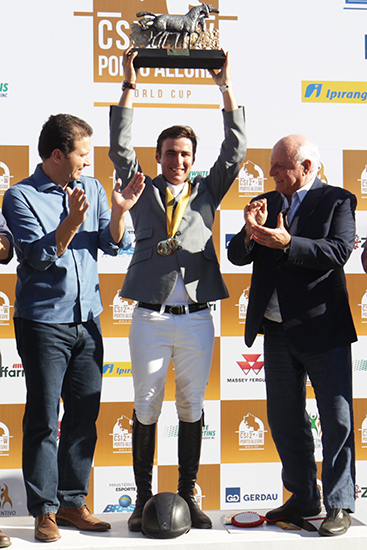 felipe podio550