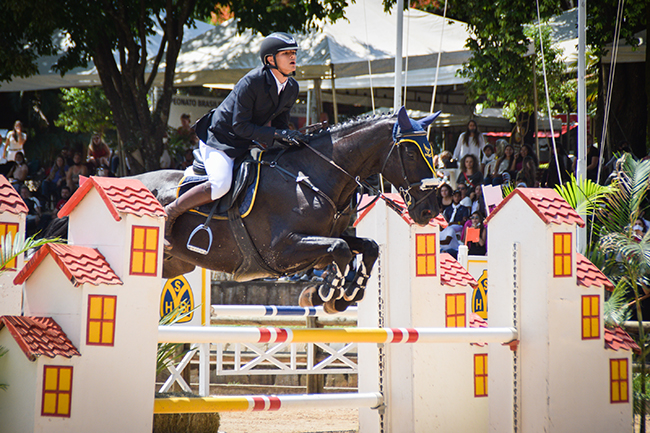 Luis Gustavo campeaoCA2510 6