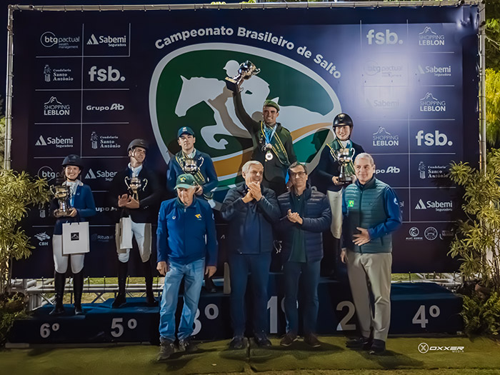 podiounder25 700